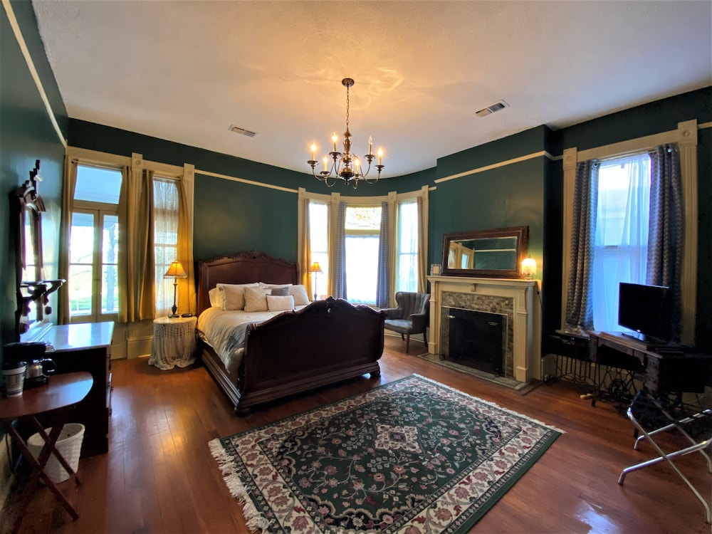 The Queen Anne Inn photo4