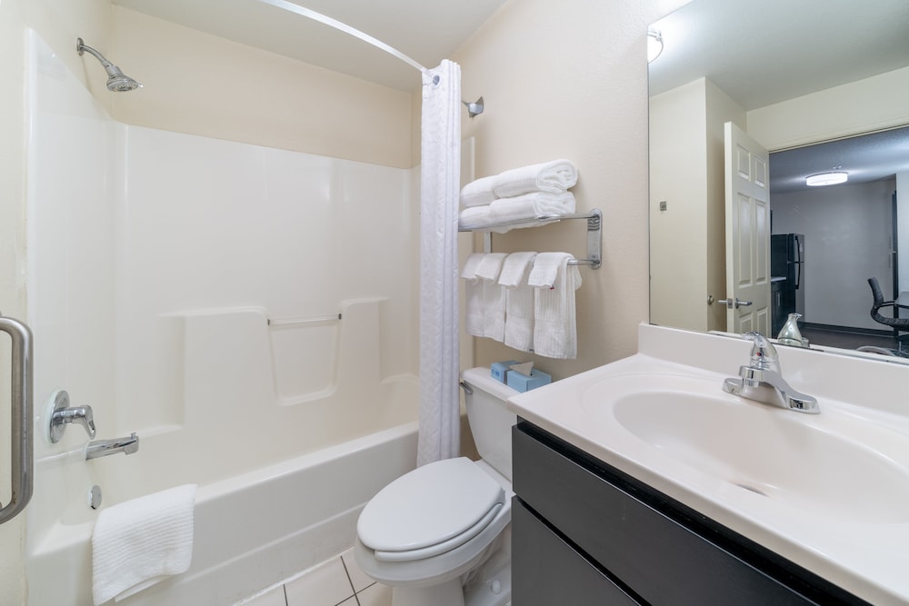 Candlewood Suites Washington Dulles 10/50