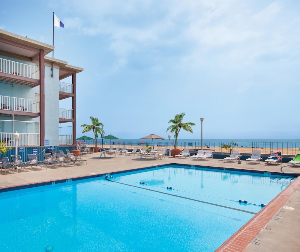 Flagship Oceanfront 20/39