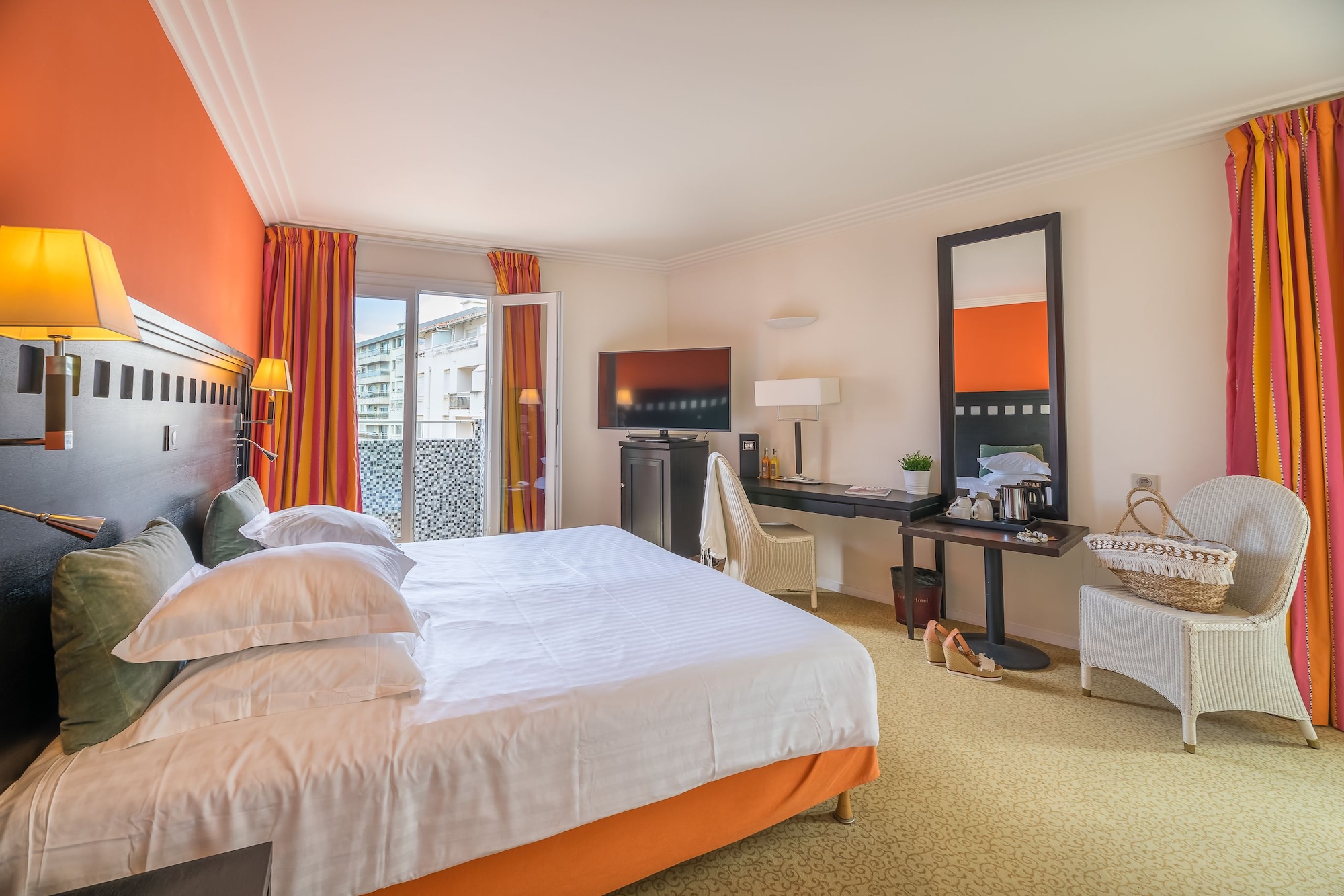 ROOM, TRIPLE