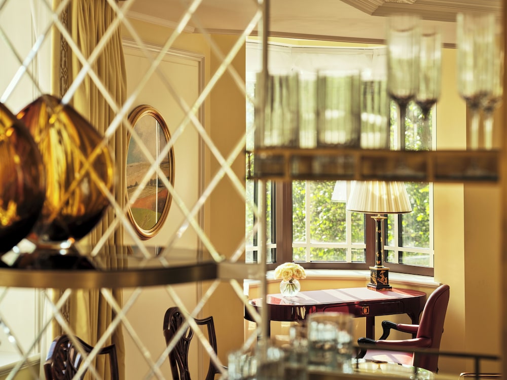 The Dorchester Hotel 25/48