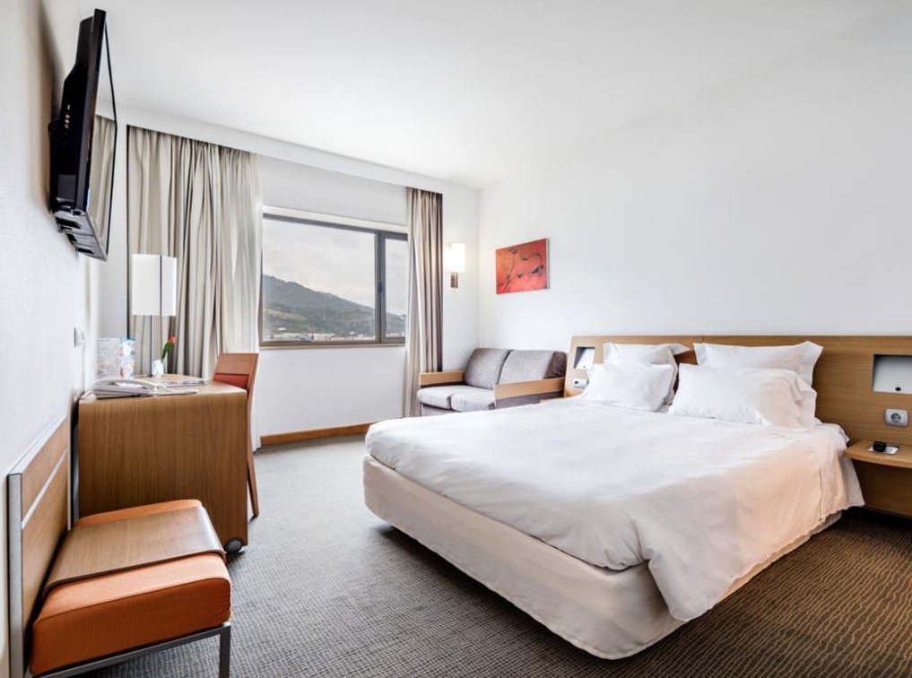 Hotel Puerta de Bilbao 8/50