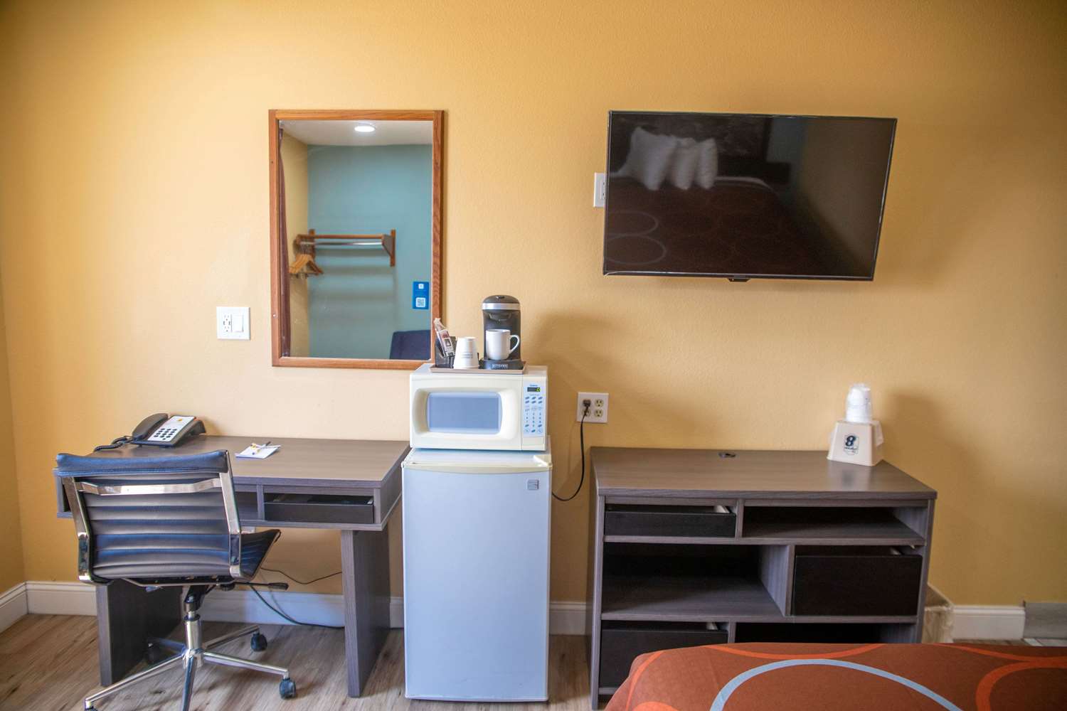 Super 8 By Wyndham Mountain Home 8/13