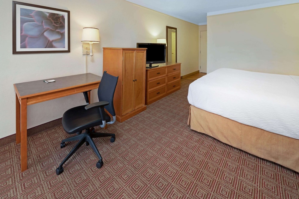 La Quinta Inn And Suites By Wyndham Salt Lake City Layton 20/24