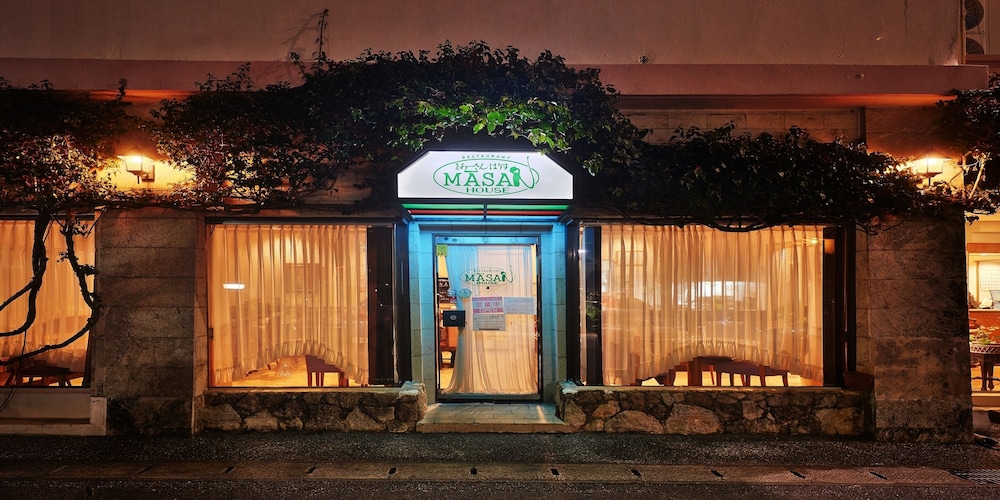 Crown Hotel Okinawa 48/75