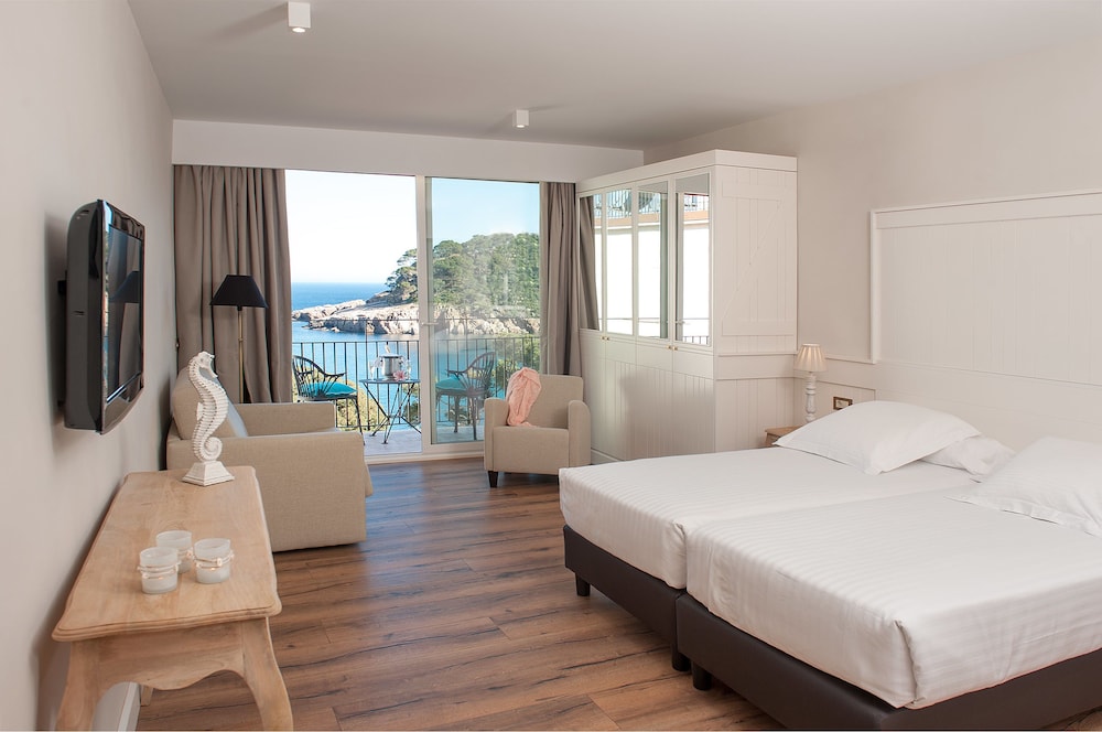 Room, Double Bed, Sea or Beach View