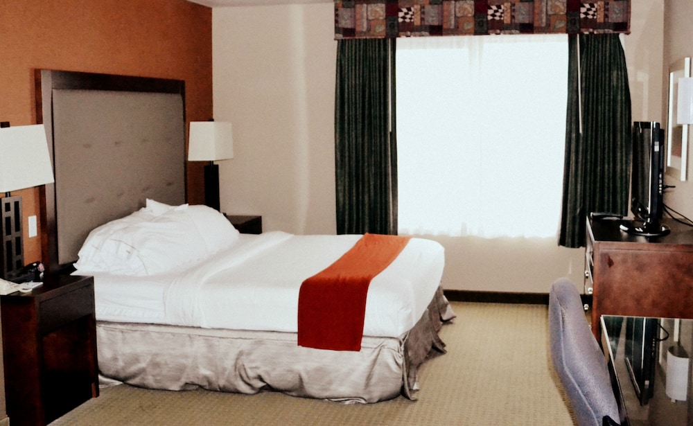 HOLIDAY INN EXPRESS HOTEL AND SUITES BOZEMAN WEST 23/75