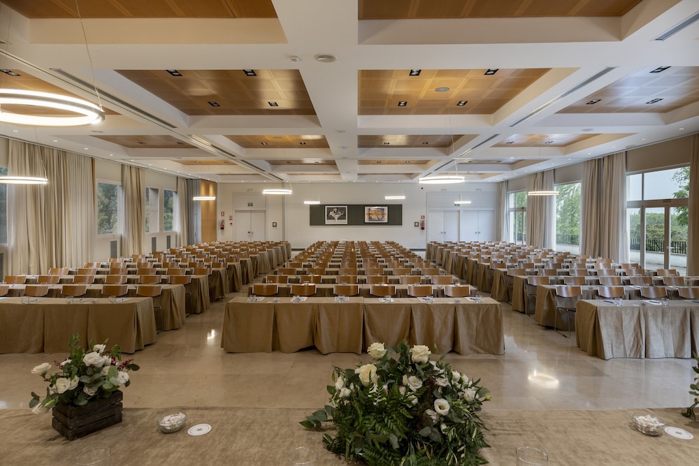 Parador de Cordoba Hotel 28/50