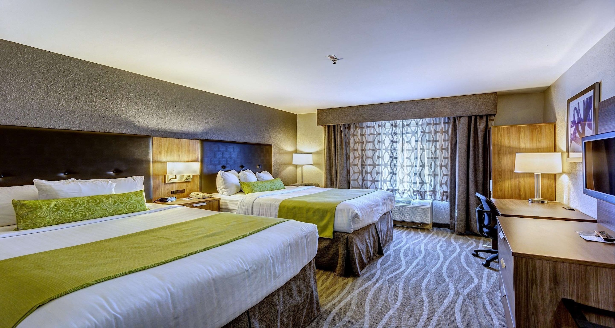 STANDARD, 2 QUEEN BEDS, ACCESSIBLE