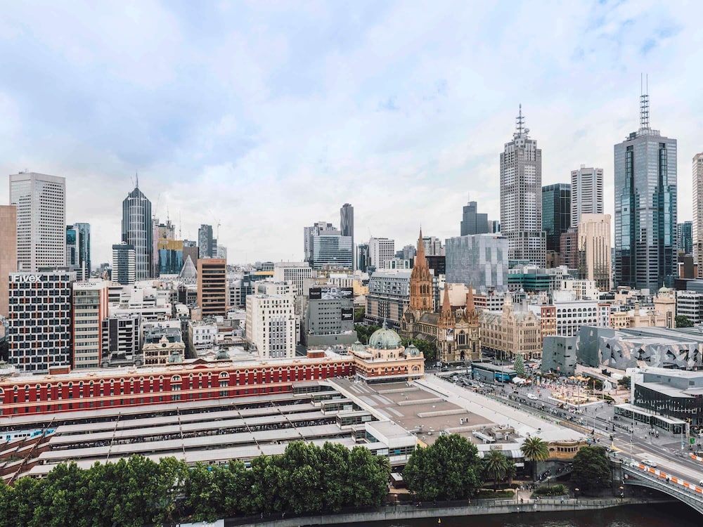 Quay West Suites Melbourne 78/81