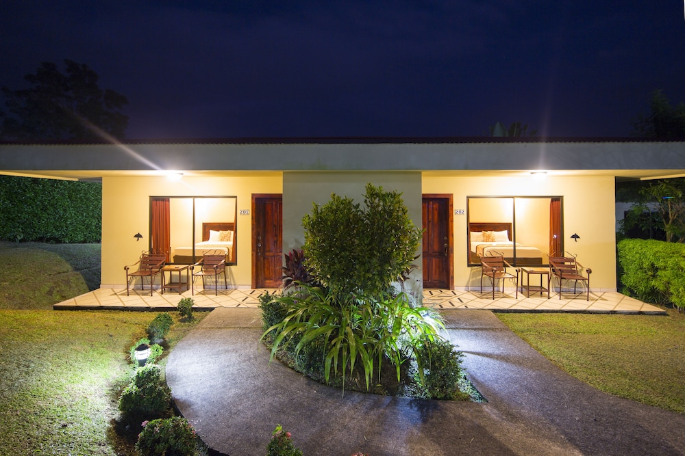 Arenal Volcano Inn 8/69