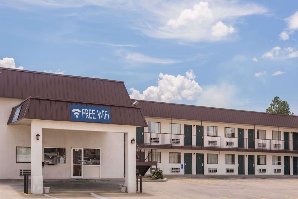 Travelodge by Wyndham Cordele 1/24