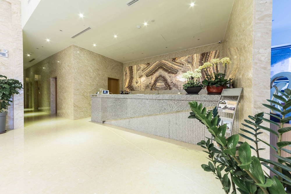 Galmea First Hotel 7/50