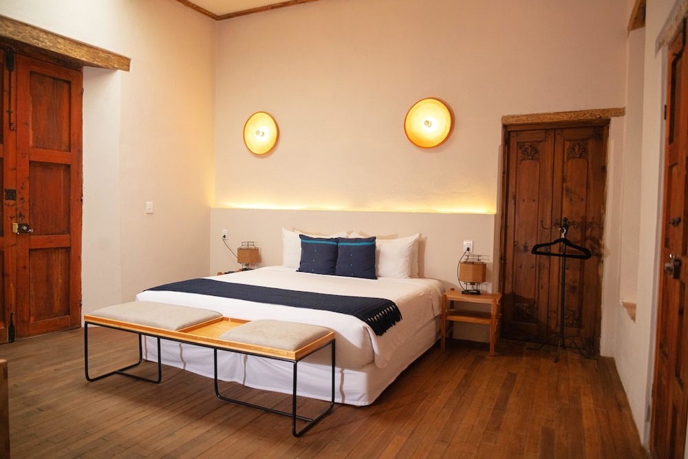 Sereno Art Hotel 19/78
