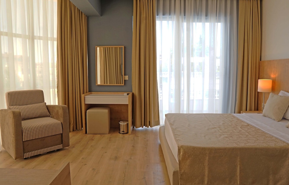 Tokay Hotel 26/50