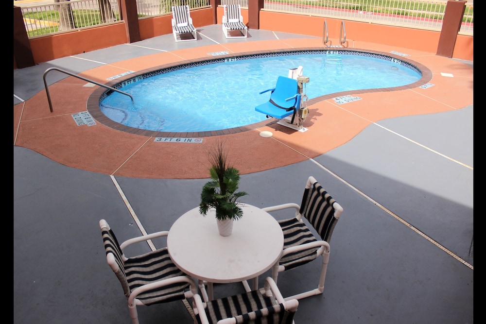 Texas Inn and Suites McAllen 11/47