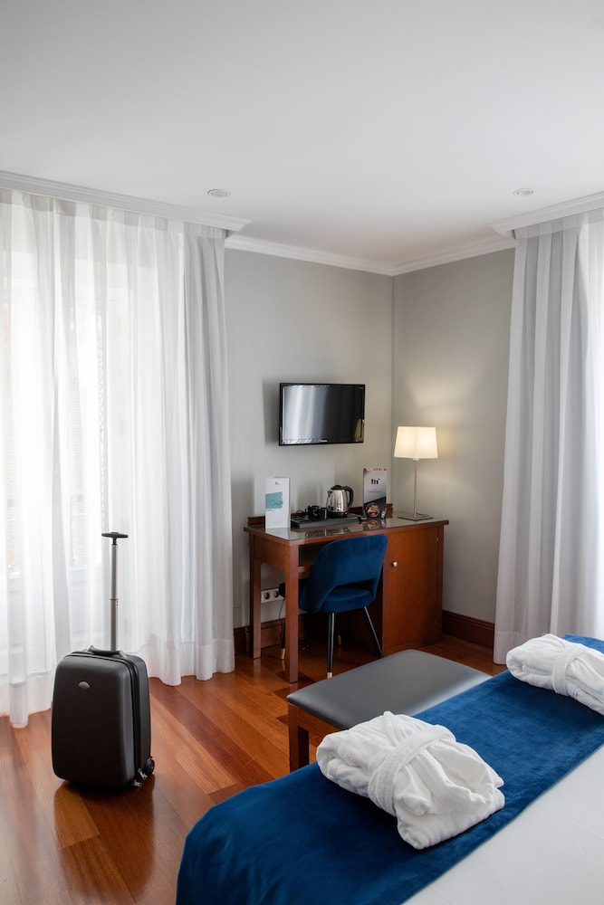 Hotel Infantas by MIJ 9/38
