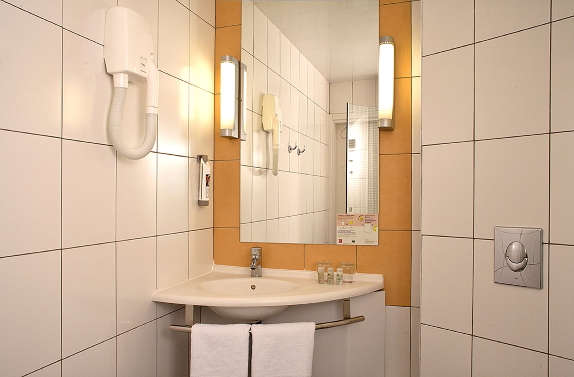 غرفة عائلية بسرير مزدوج وسرير فردي، Ibis Kiev City Center 9/9