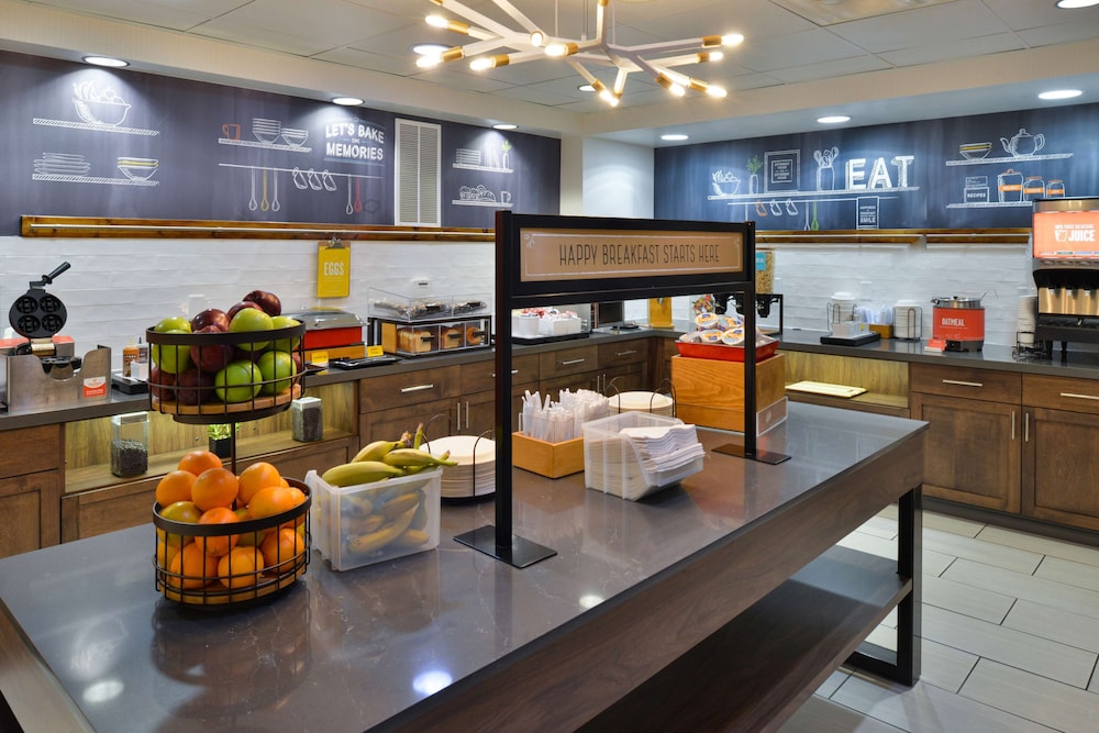 Hampton Inn and Suites Las Vegas Airport 56/66