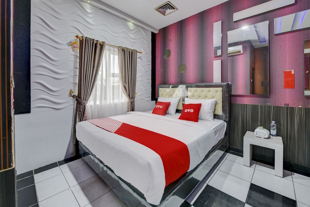 Hotel O near Tugu Simpang Haru formerly Zaara Guest House 8/24