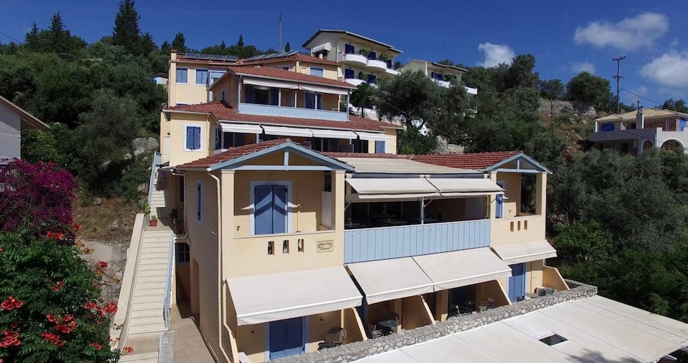 Ionio Hotel 3/74