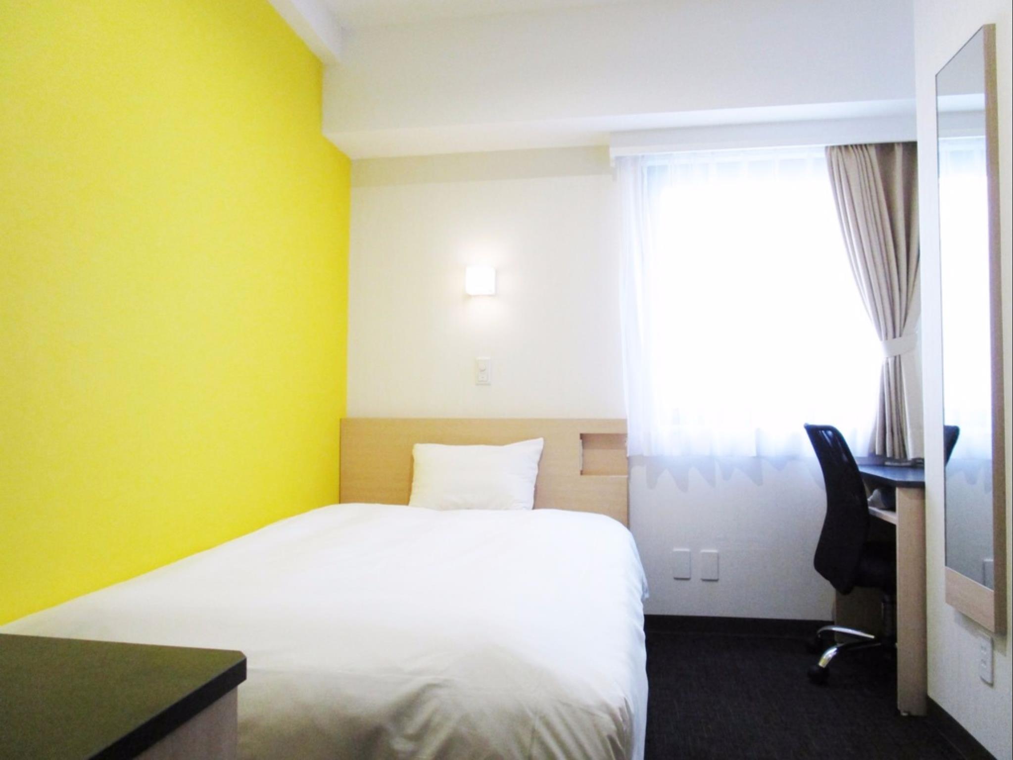 Semi Room, Single, Semi Double Bed