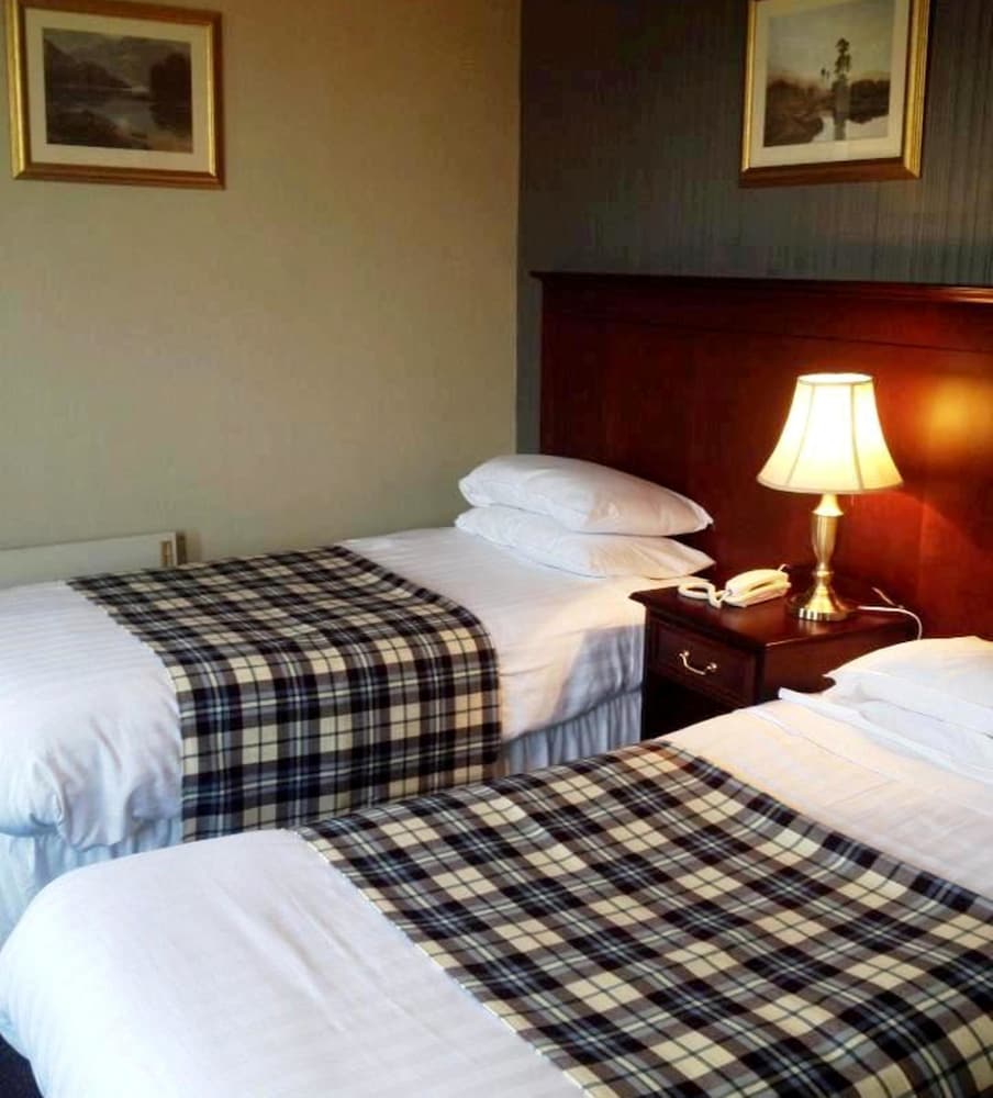 NETHYBRIDGE HOTEL 9/71