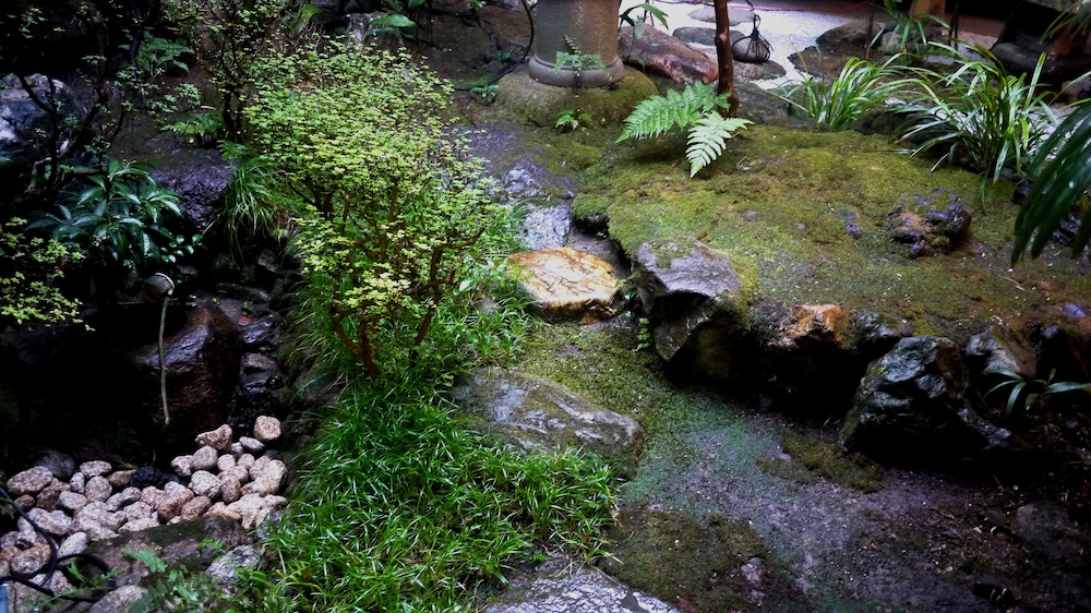 Traditional Kyoto Inn serving Kyoto cuisine IZUYASU 47/50