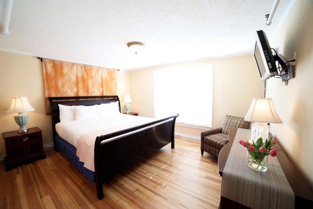 The Kennebunk Inn 9/50