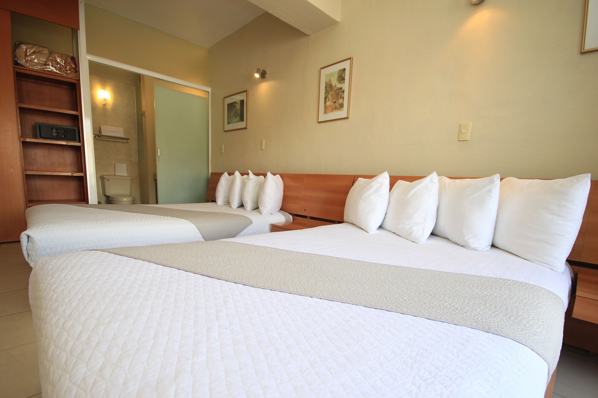 SUPERIOR, STUDIO, SUITE, 2 QUEEN BEDS, BALCONY