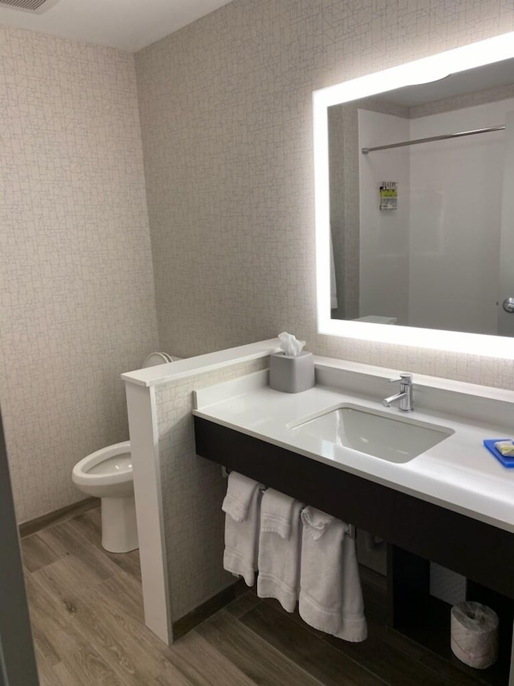 Holiday Inn Express Buffalo NE - Lockport 29/62