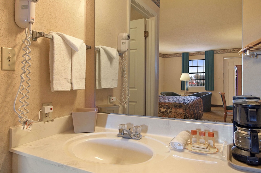 Days Inn By Wyndham Brownsville 13/23
