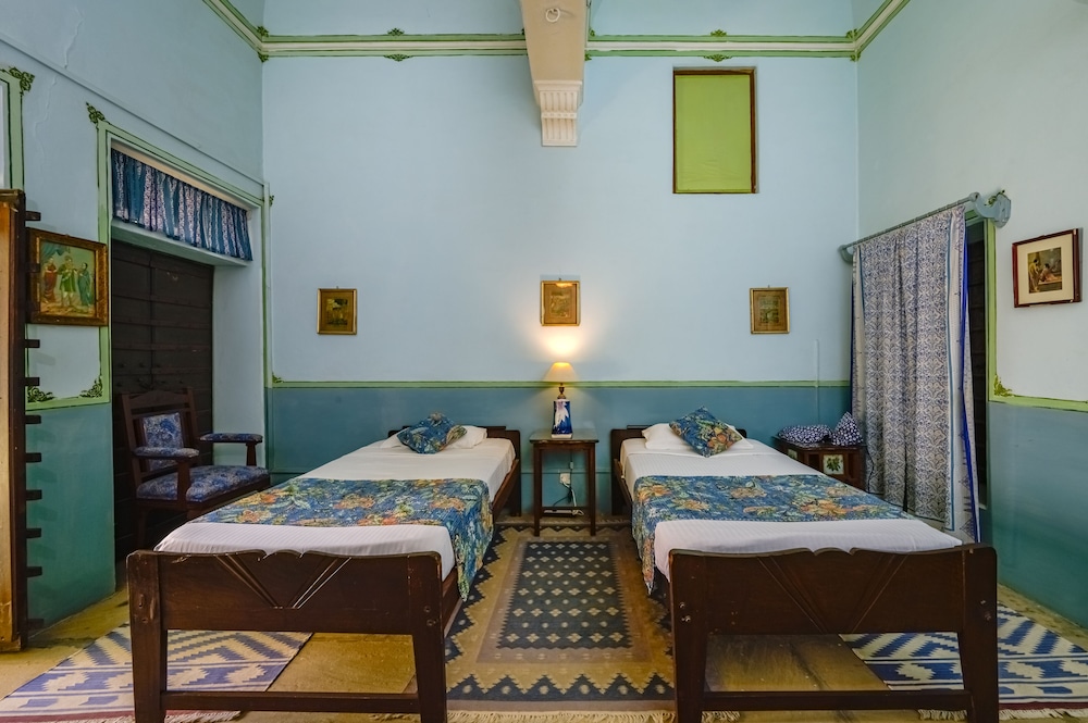 The Piramal Haveli (20th Century; Shekhavati, Rajasthan) 15/39