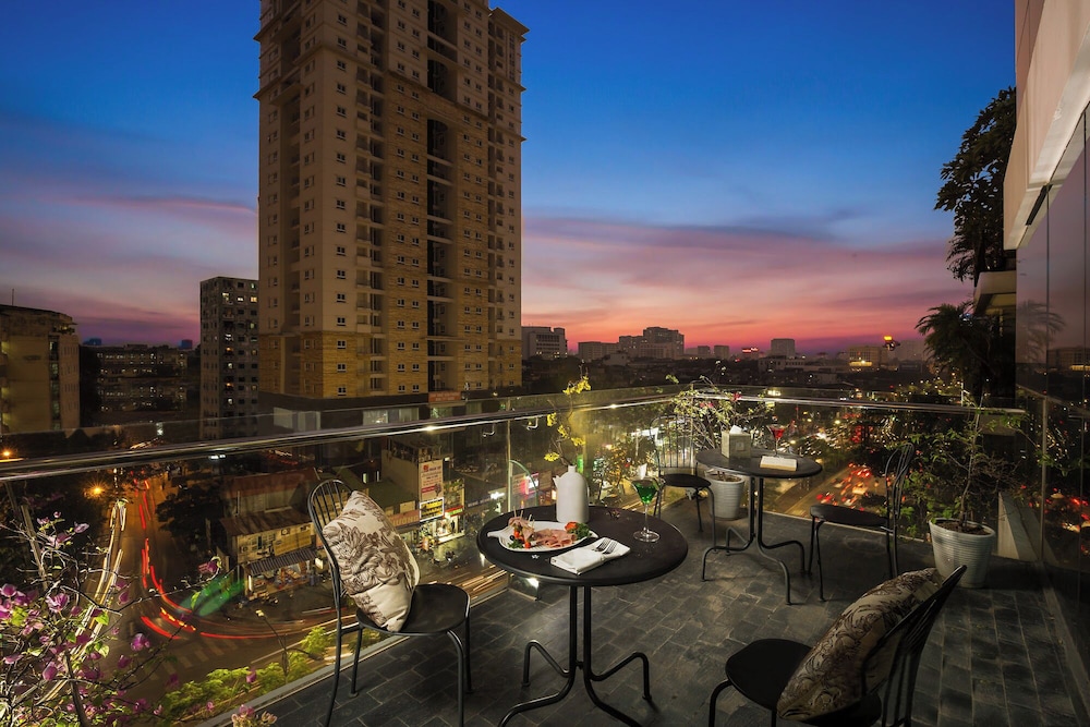 PARKSIDE SUNLINE HOTEL 7/67