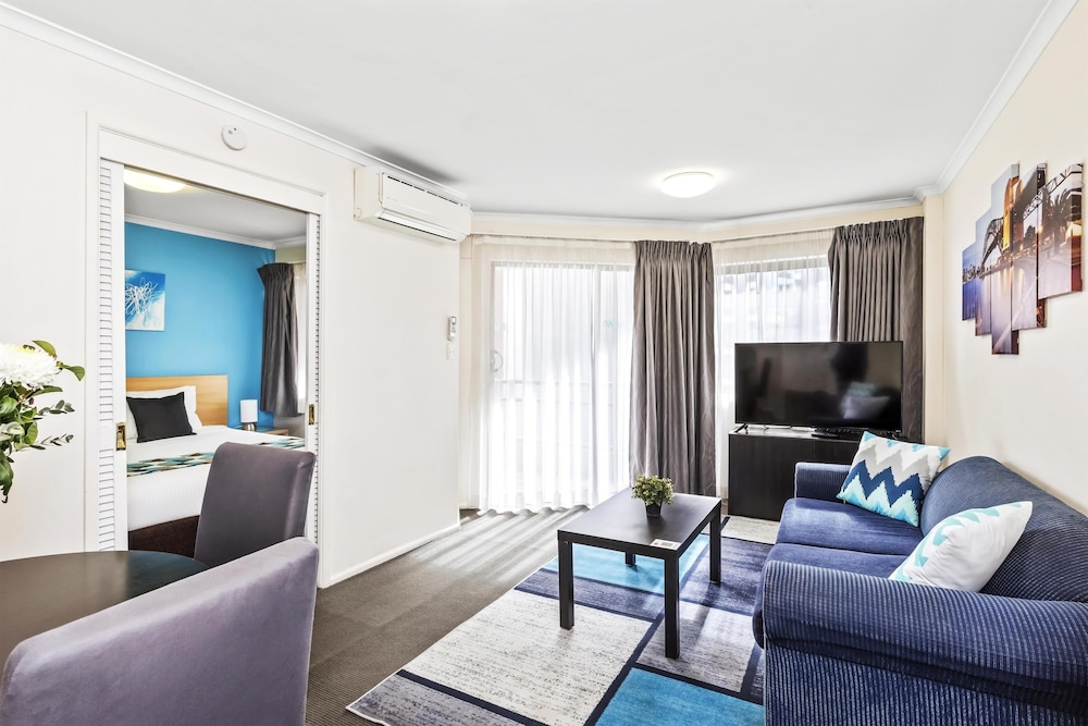 Metro Apartments on King Street 26/50