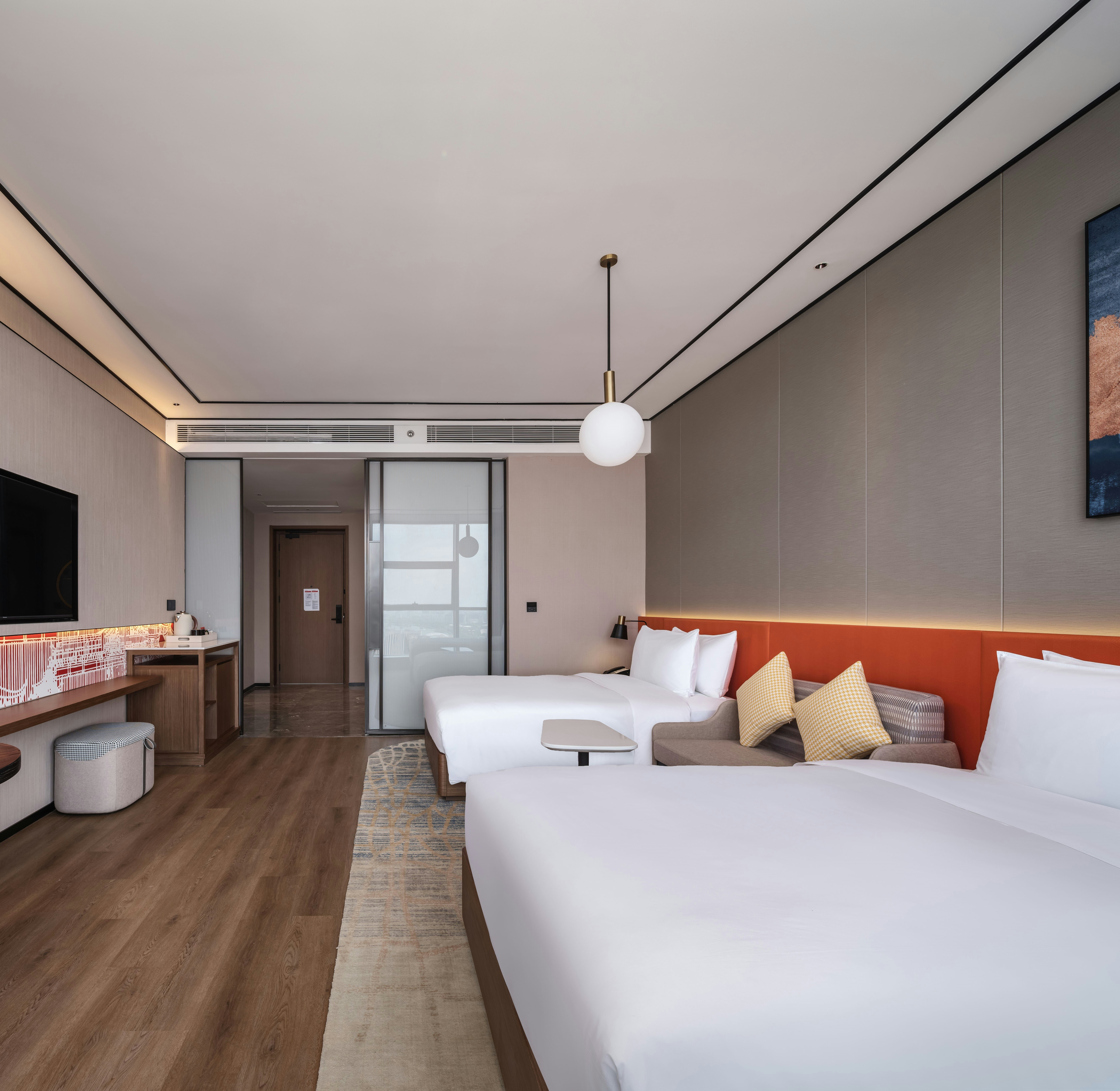 DELUXE, TWIN BEDS