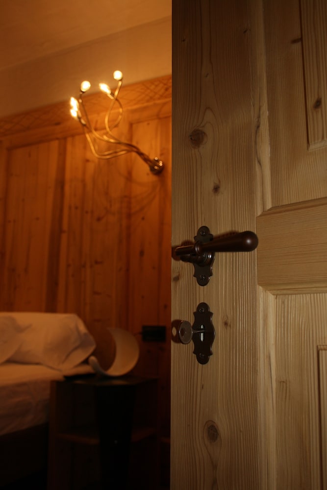 HOTEL ORSO GRIGIO 40/60