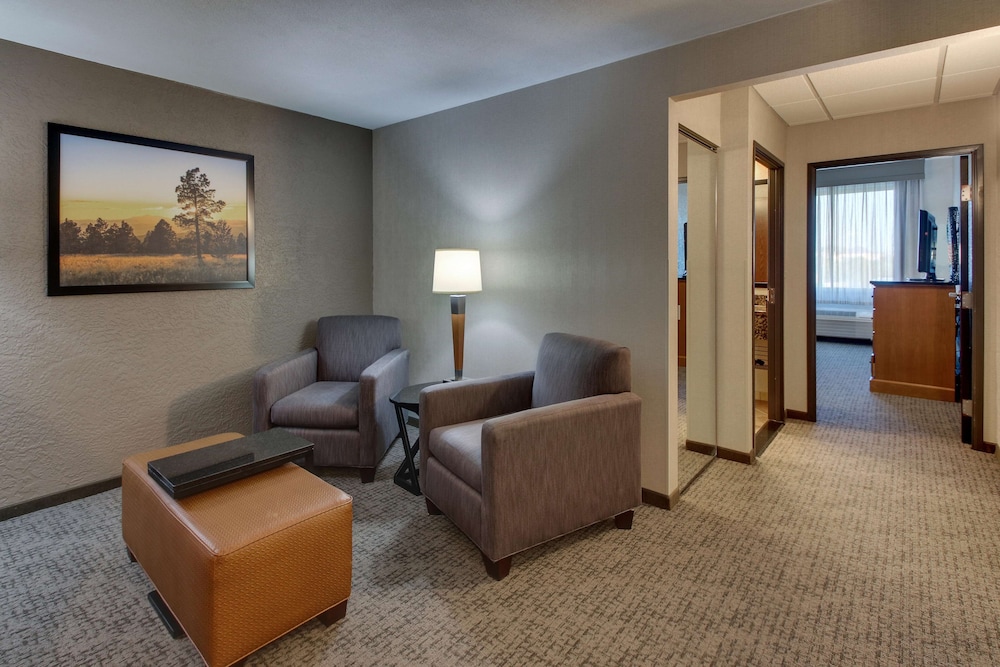 Drury Inn and Suites Phoenix Happy Valley 26/50