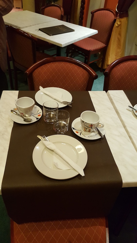 Escurial Hotel 45/54