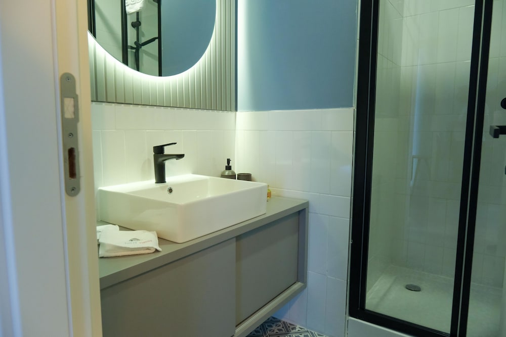 Bird Nest Suites 44/47