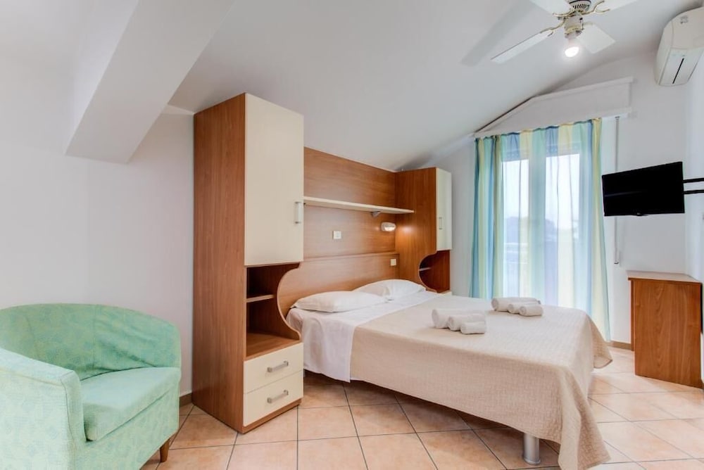 HOTEL CIMAROSA 10/52
