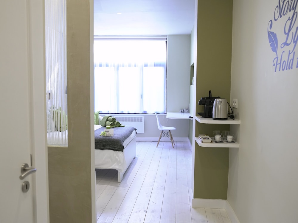 B & B Be in Brussels 23/23