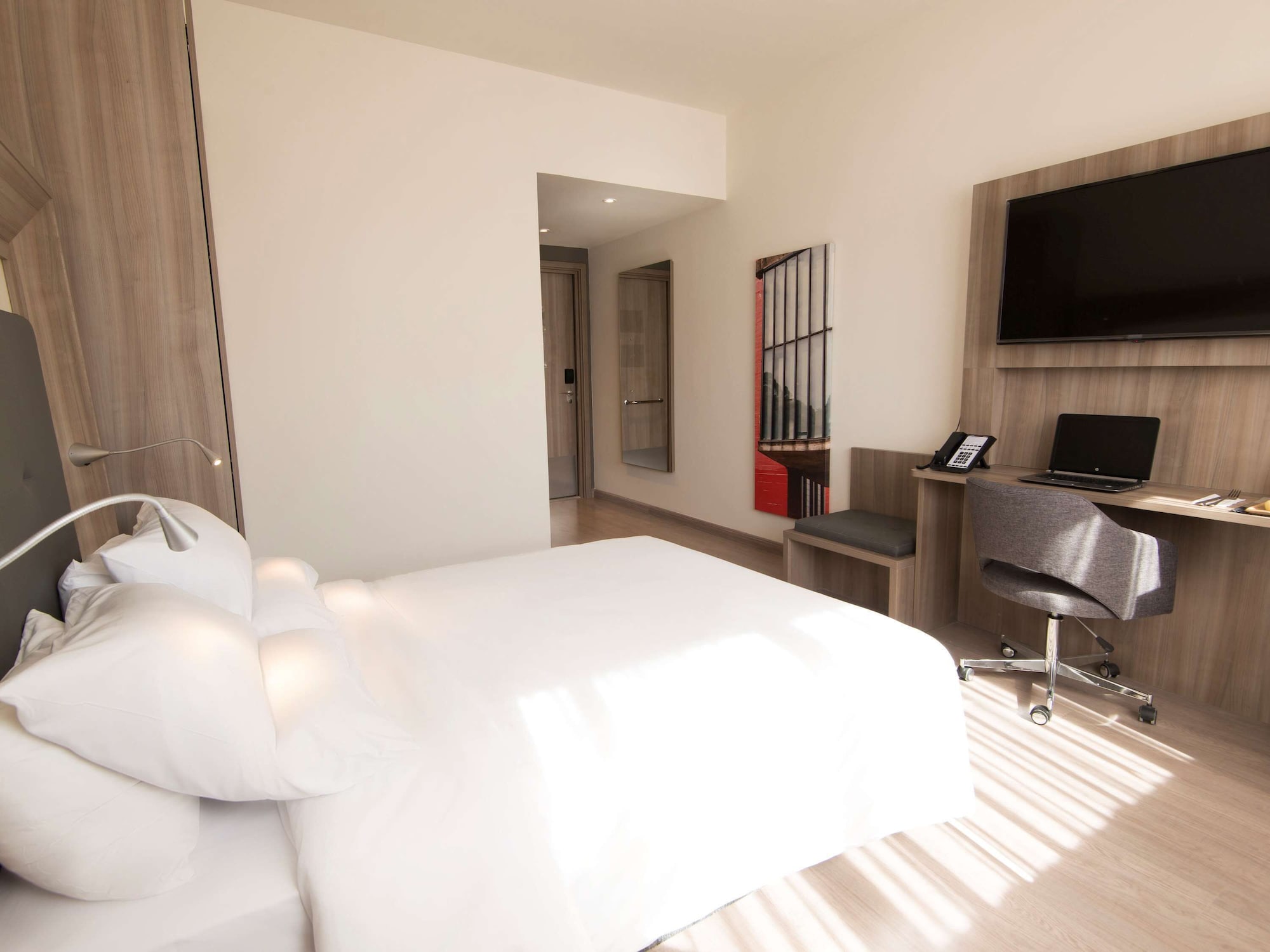 STANDARD, DOUBLE BED, ACCESSIBLE