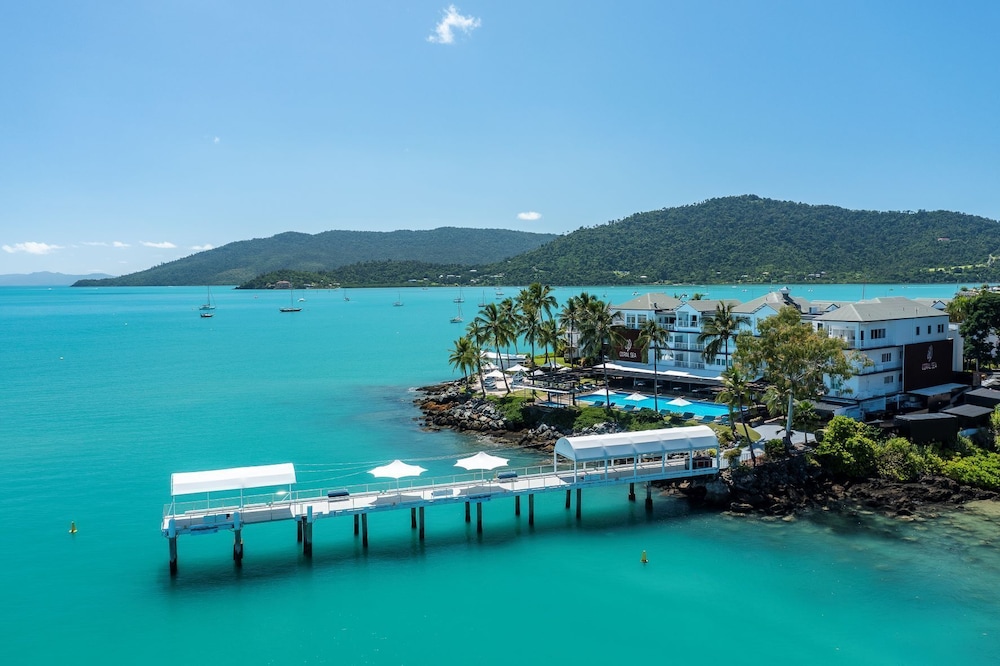 Coral Sea Marina Resort 80/87