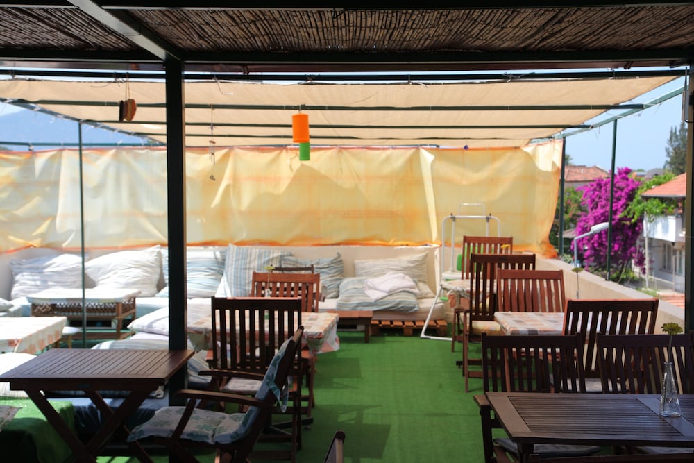 Caretta Caretta Hotel 33/41