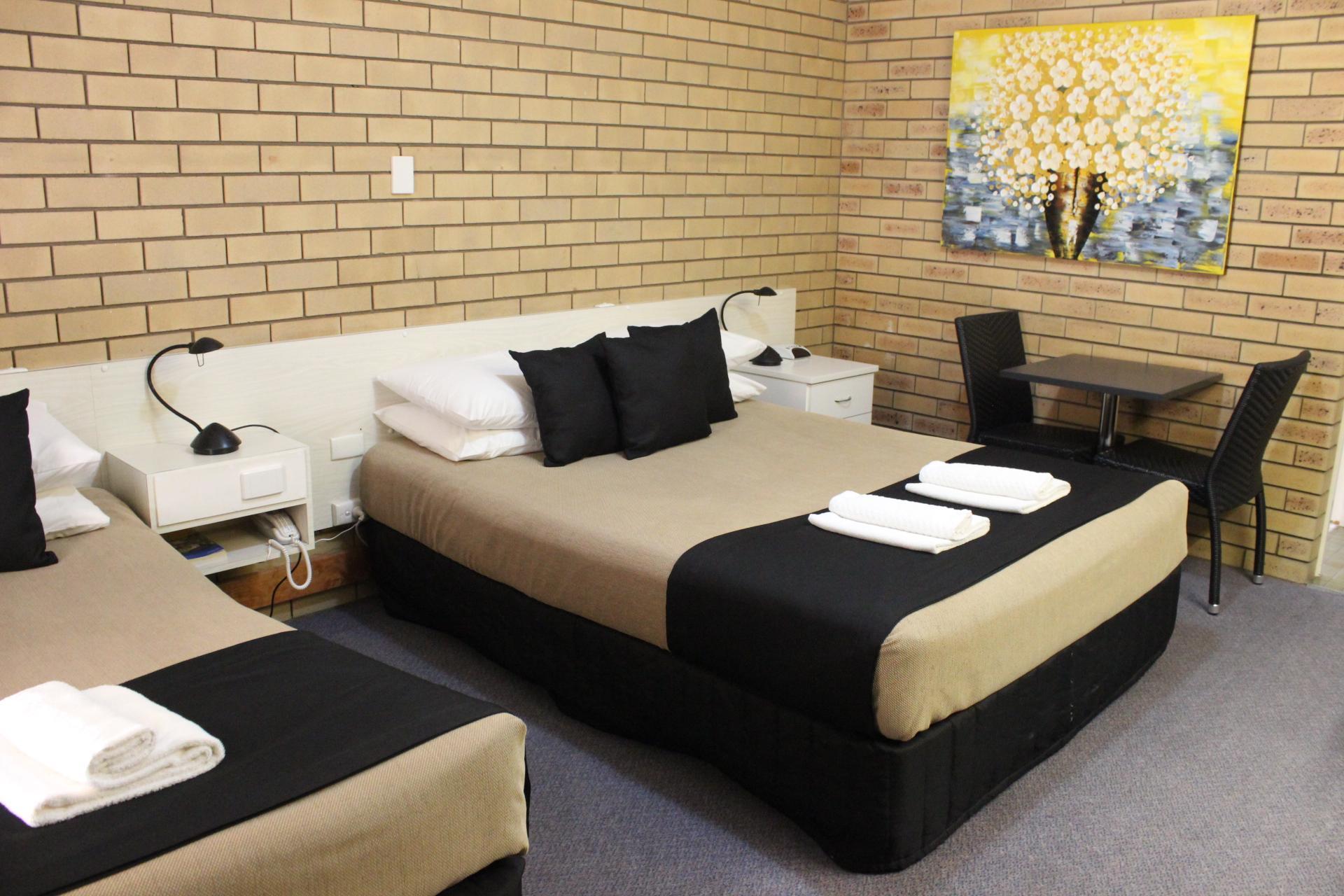 Shared, Twin Beds