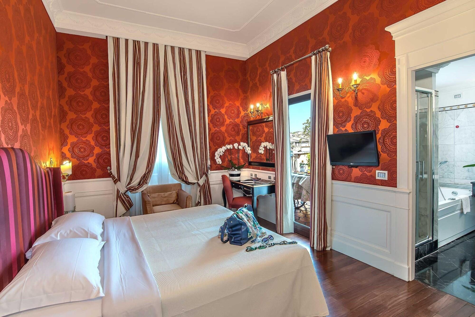 Penthouse, Suite
