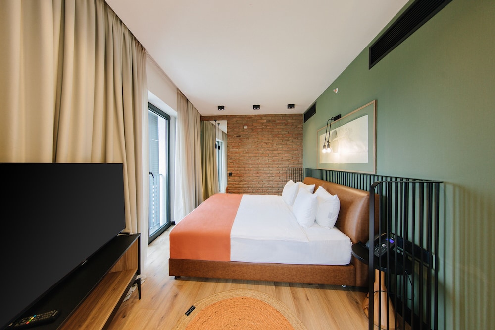 Hotel 21, Tbilisi 31/57