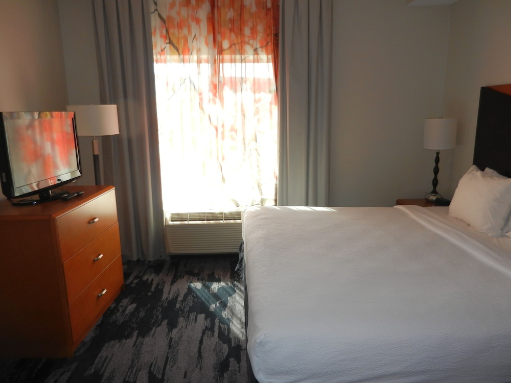 Fairfield Inn and Suites Tulsa South Medical District 20/47