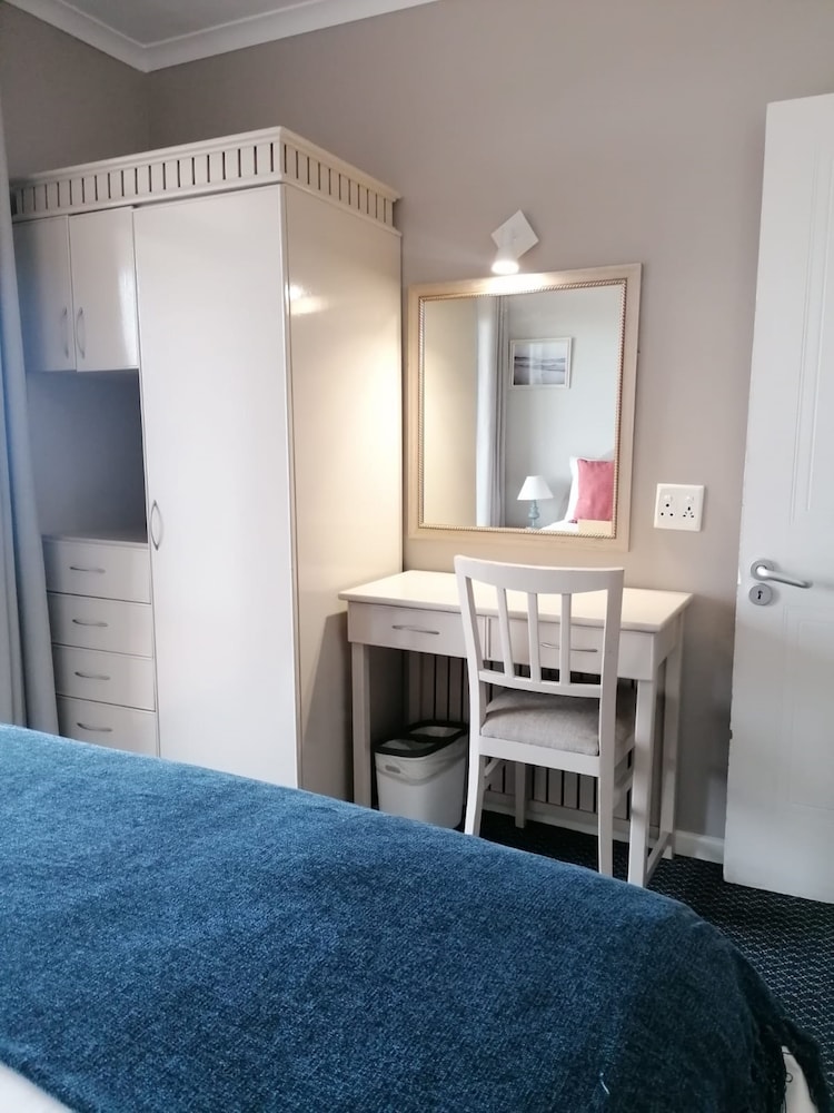Cape Town Beachfront Apartments At Leisure Bay 27/50